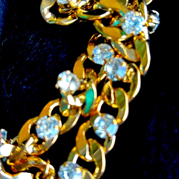 Beautiful necklace..alternating high/low stones on a chain link  with extender - Picture 4 of 9